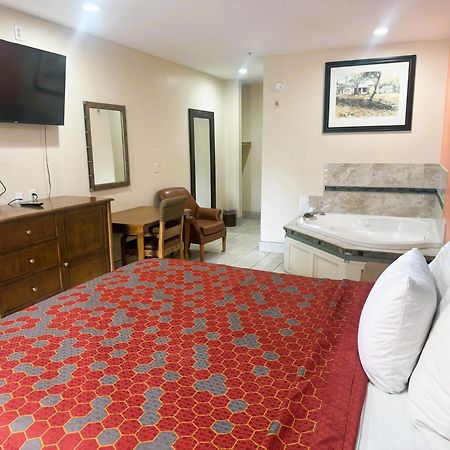 Pecan Valley Inn & Suites سان أنطونيو المظهر الخارجي الصورة