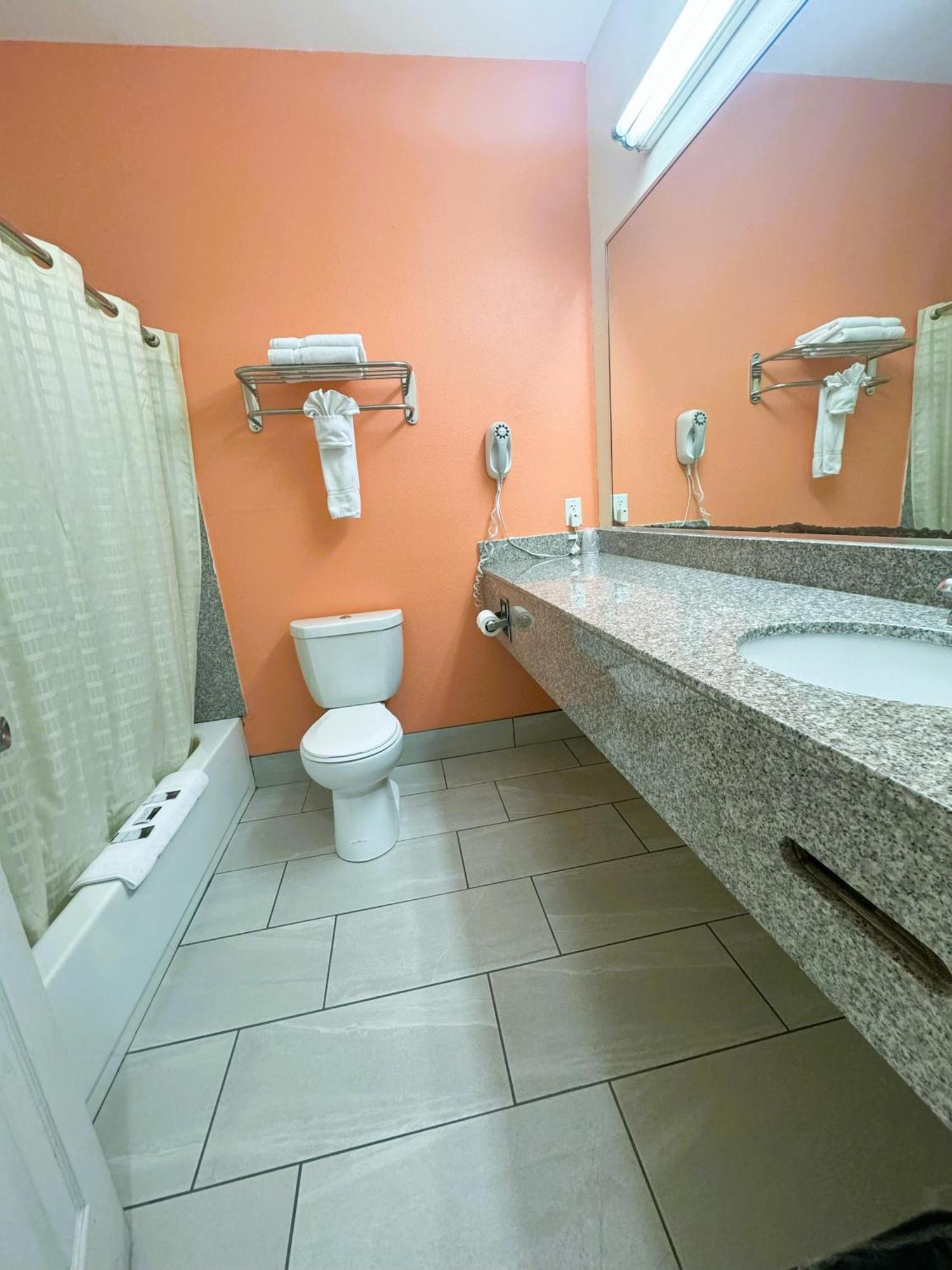 Pecan Valley Inn & Suites سان أنطونيو المظهر الخارجي الصورة