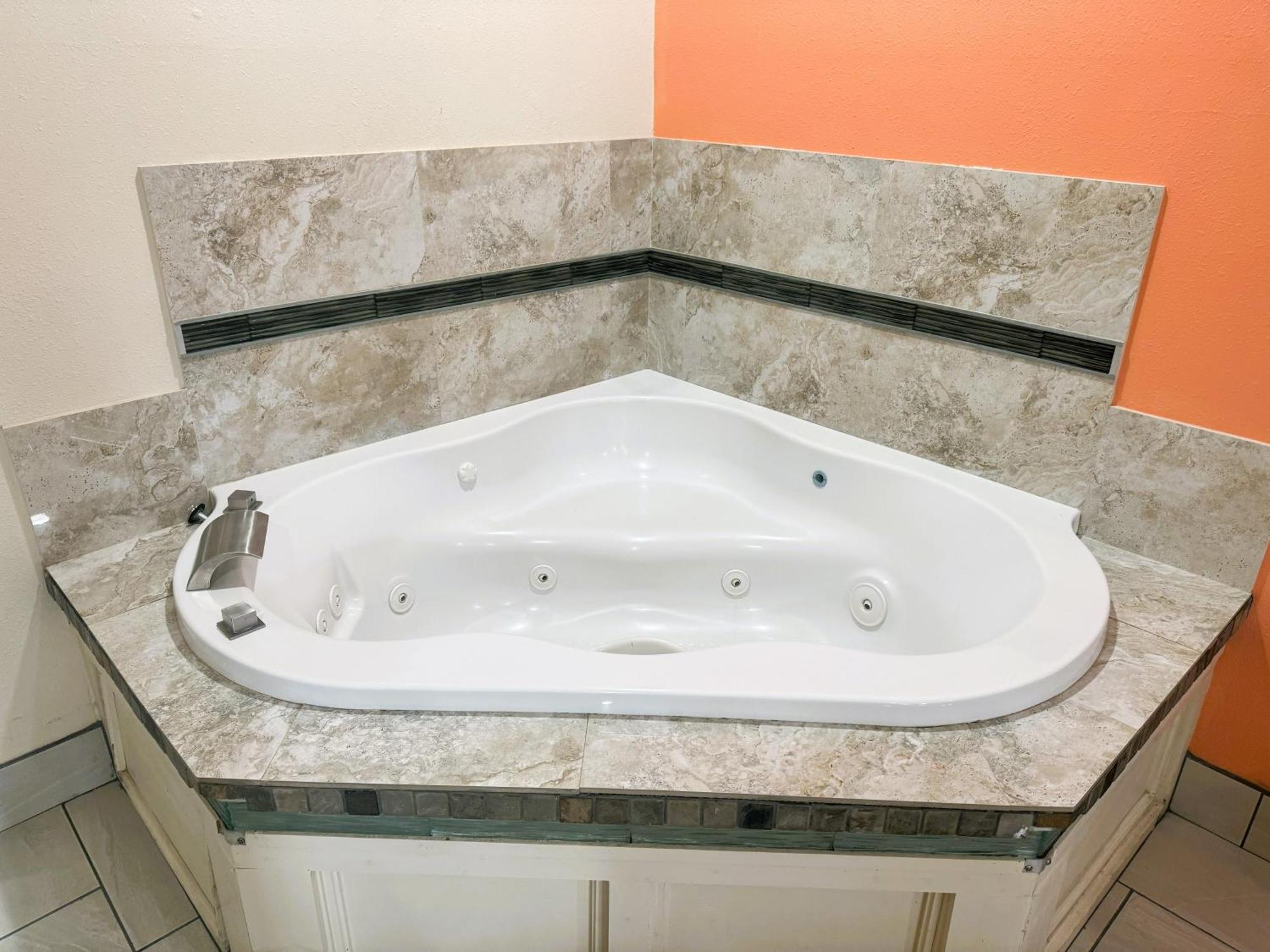Pecan Valley Inn & Suites سان أنطونيو المظهر الخارجي الصورة