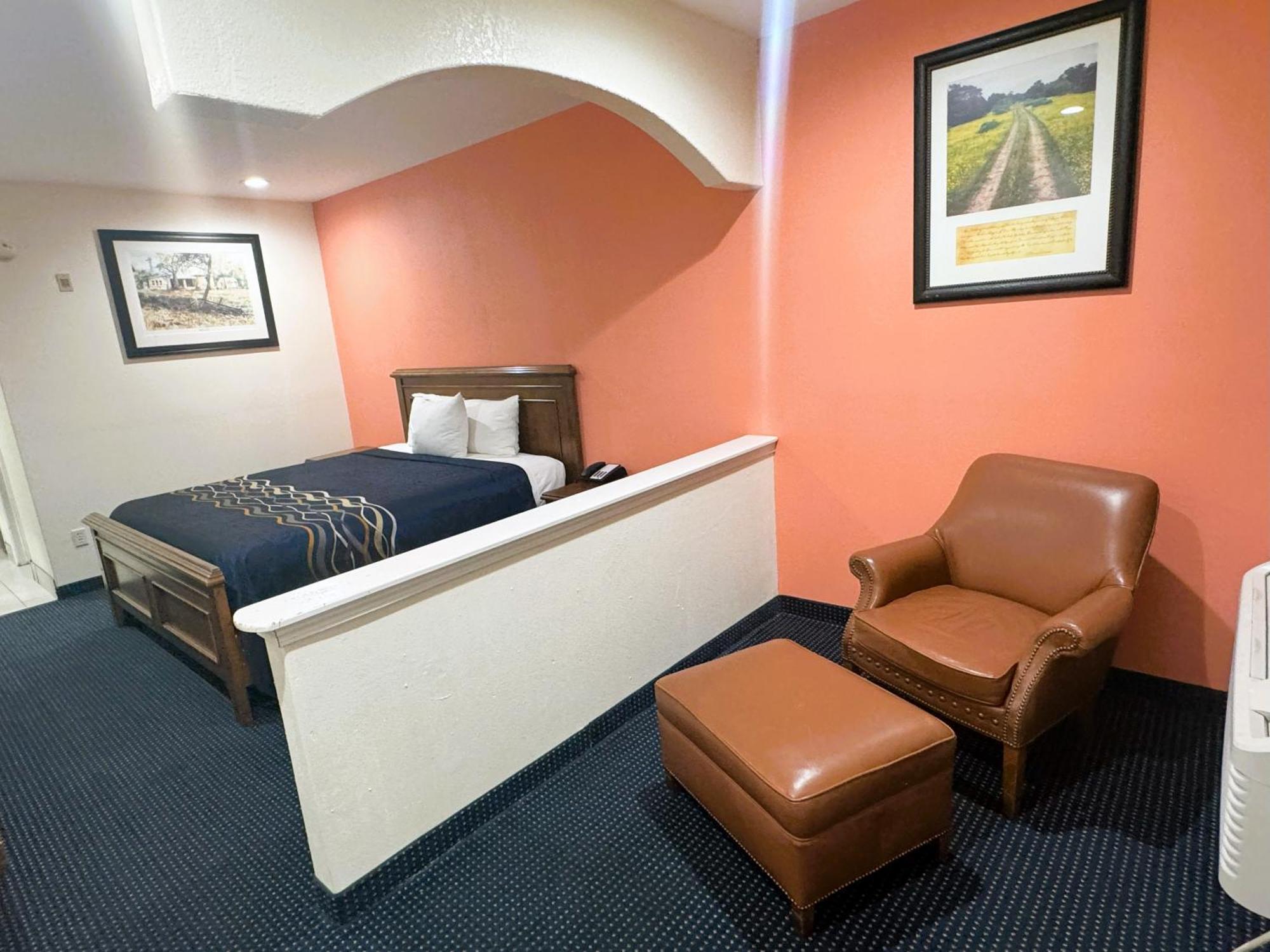 Pecan Valley Inn & Suites سان أنطونيو المظهر الخارجي الصورة